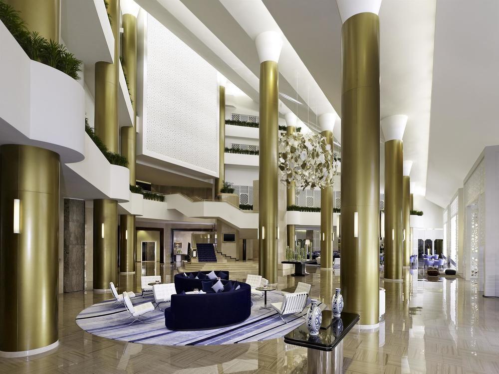 Le Meridien Эль-Хубар Экстерьер фото Lobby