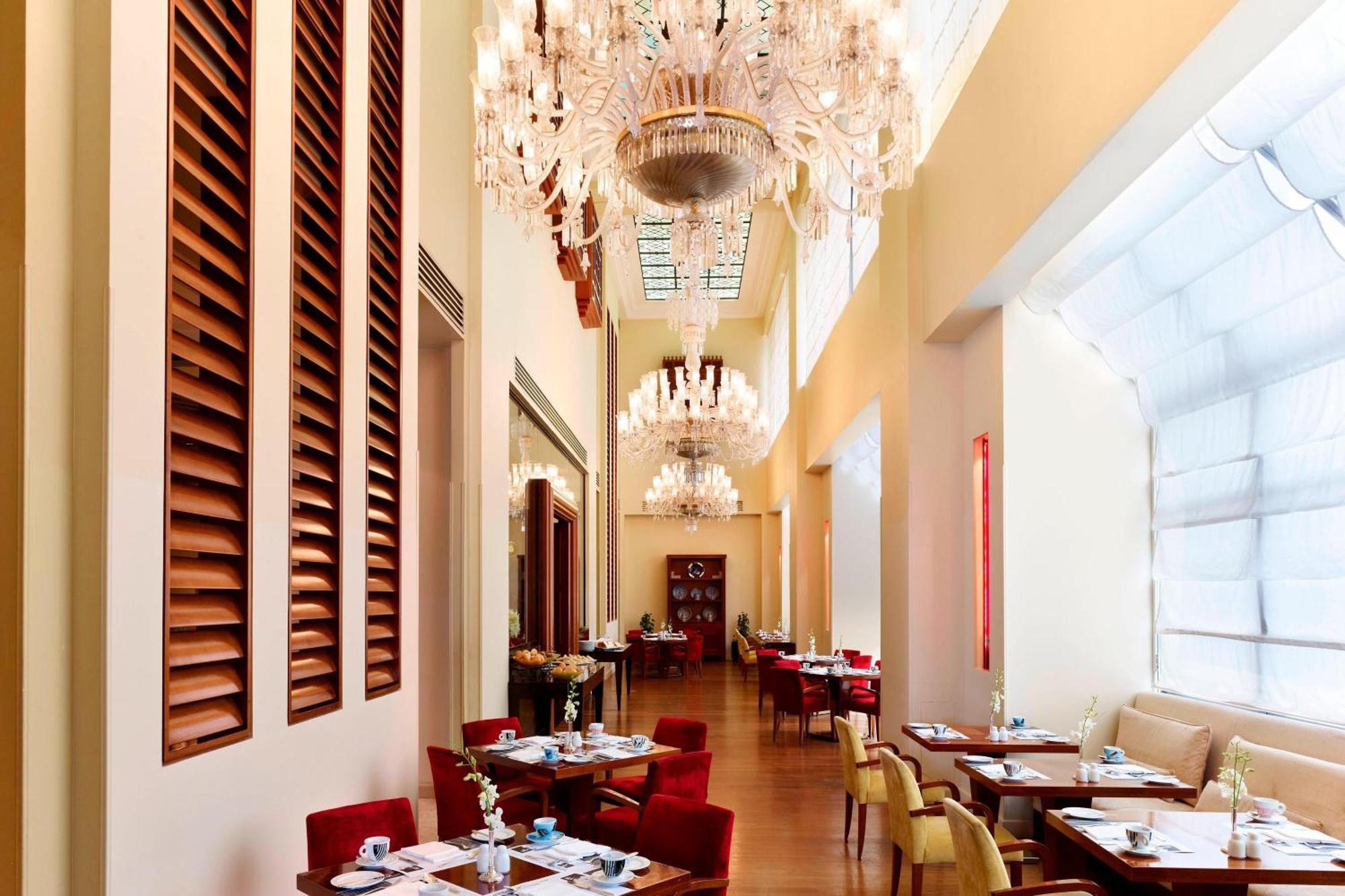 Le Meridien Эль-Хубар Экстерьер фото The restaurant